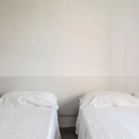 Cesarina Konukevi Bolonya