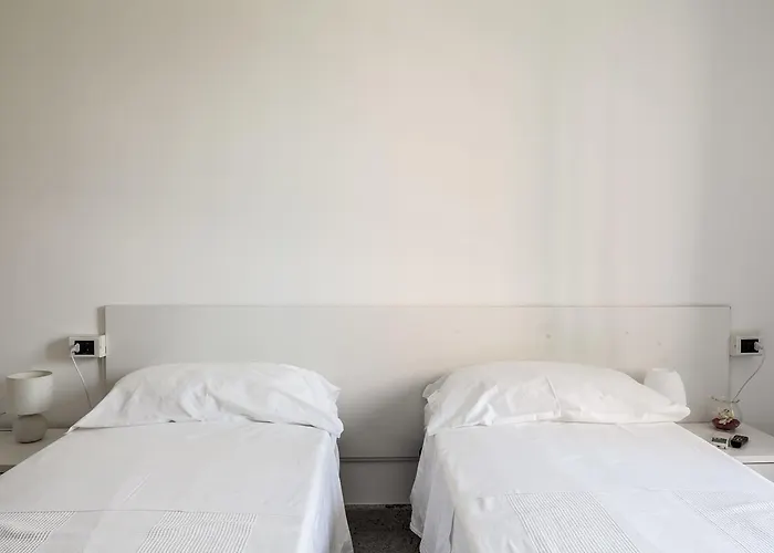 Cesarina Konukevi Bolonya